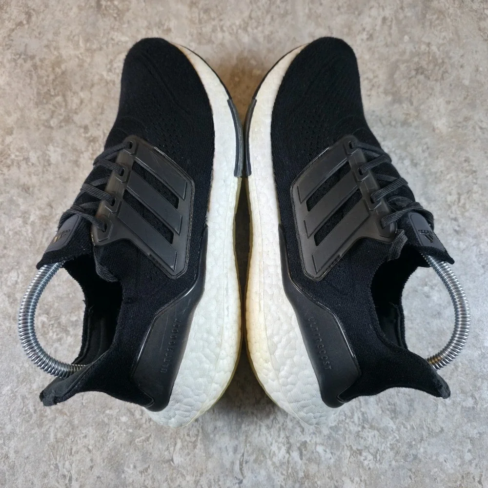 Adidas UltraBoost 21 Womens 9 Black White Walking Running Shoes *Barely Worn.